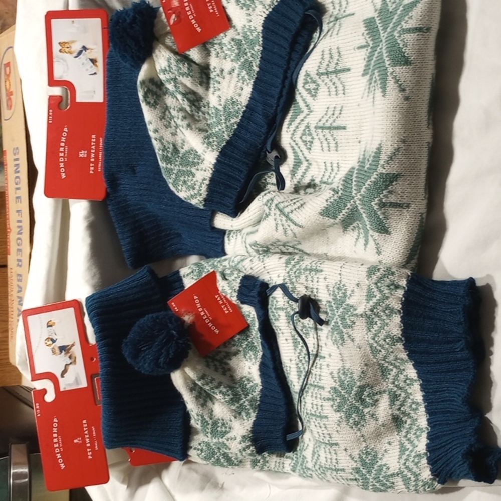 Sweater and hat set for a dog or cat